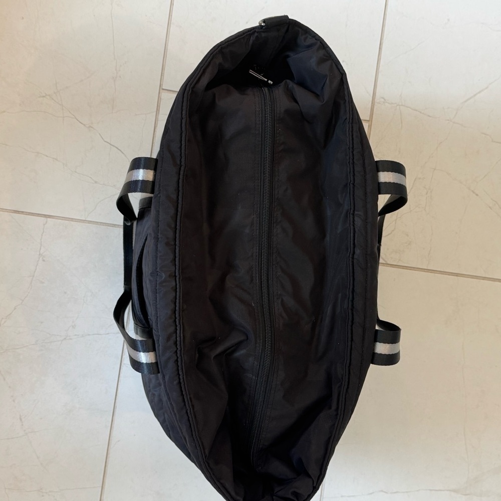 Think Roylin Black Camo Quilted Tote Bag With Detachable Shoulder Strap - Picture 4 of 13